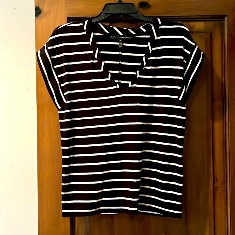 Great looking White House Black Market tea seem down the back size small